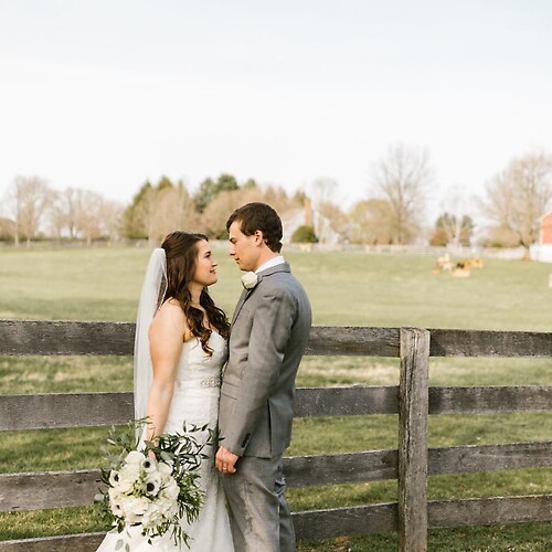 Gowe Bride and Groom
